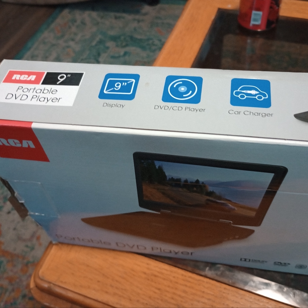 Portable dvd player - Picture 2 of 2